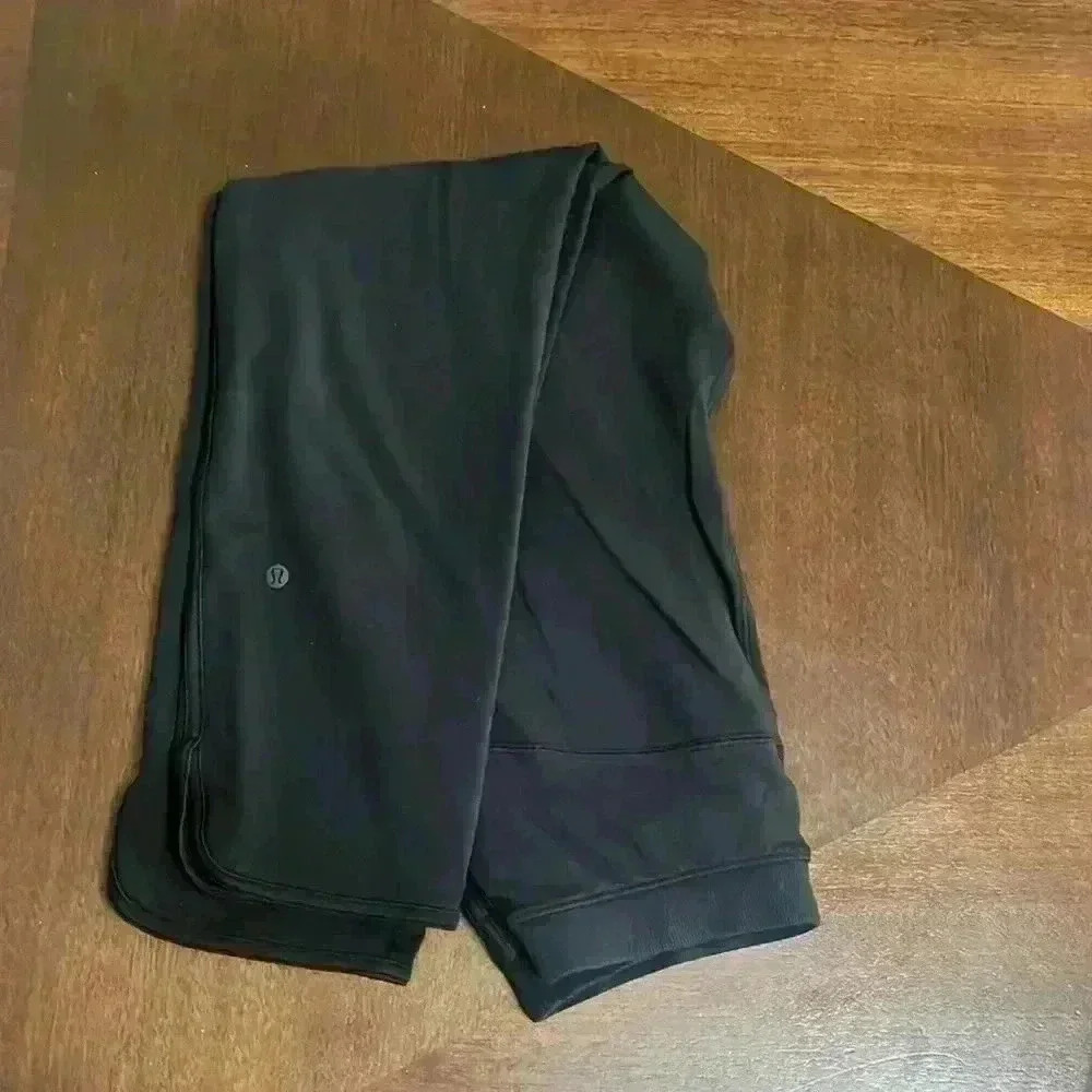 Lululemon women’s joggers